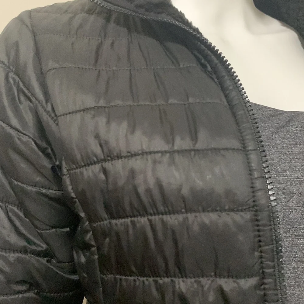 The North Face Kids Black Quilted Puffer Jacket - Picture 15 of 15